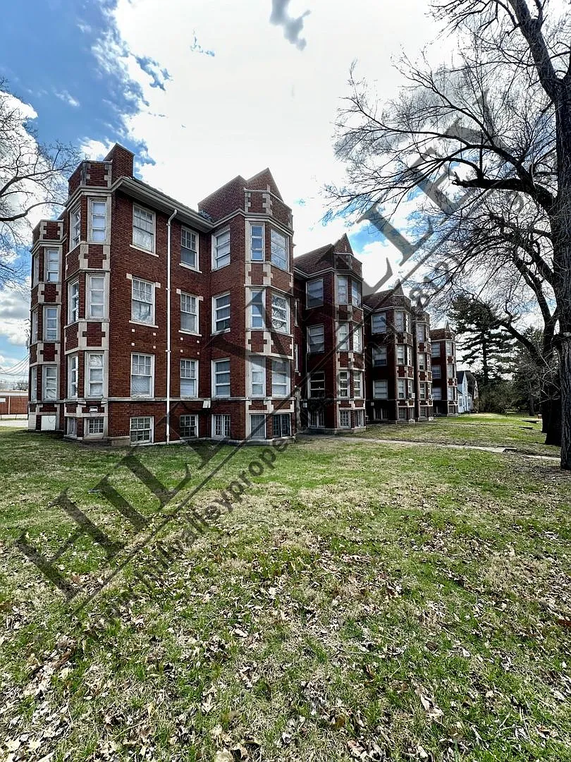 Edgewood Apartments — Photo 1