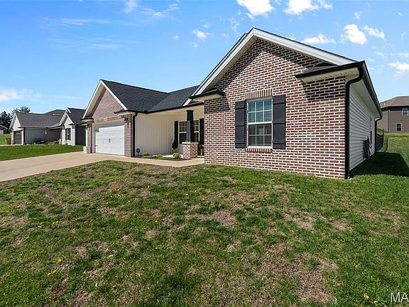 4th image of 830 Lochinvar Ln