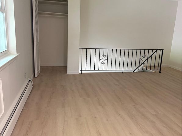 9 Colonial Dr #D4