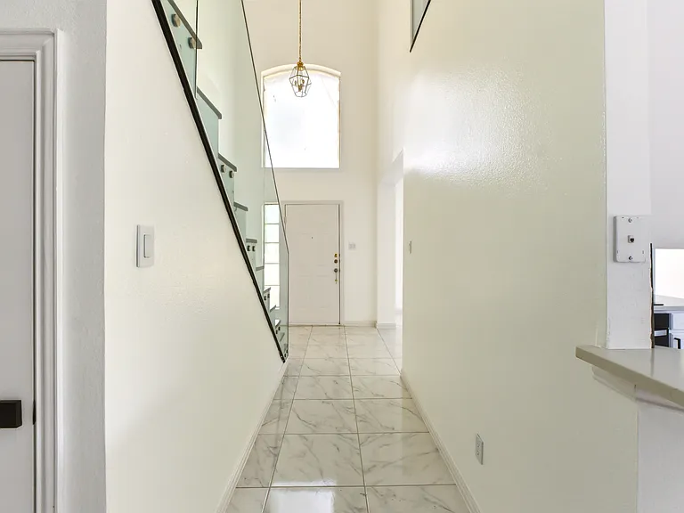 5001 Spicewood Dr — Photo 14