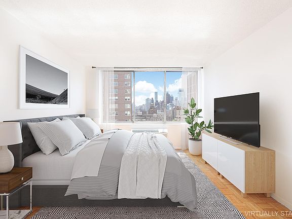 3rd image of 353 E 72nd St APT 21