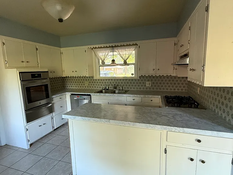 714 S Willis St — Photo 8