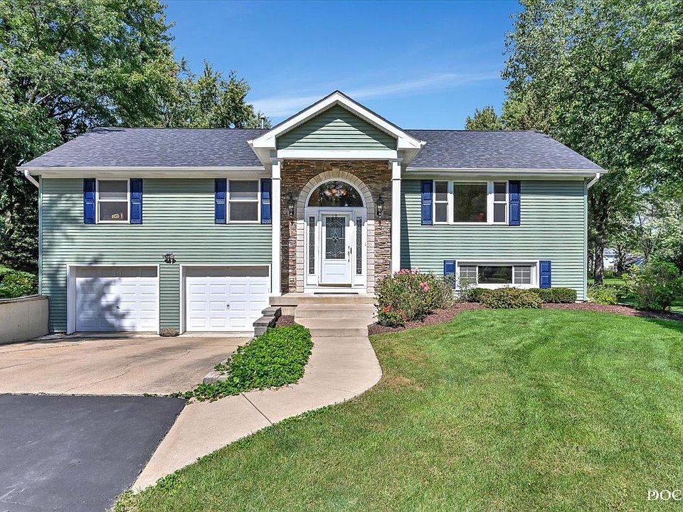 1st image of 45W466 Bergman Dr