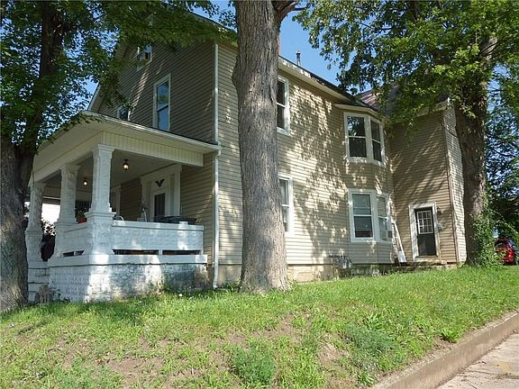 3rd image of 304 W Church St