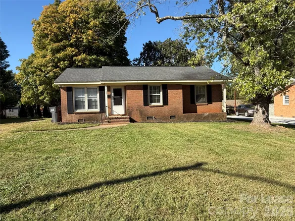 3732 Seaman Dr, Charlotte, NC 28217