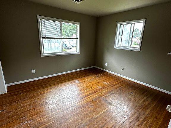 5th image of 2219 Walker Ave #A