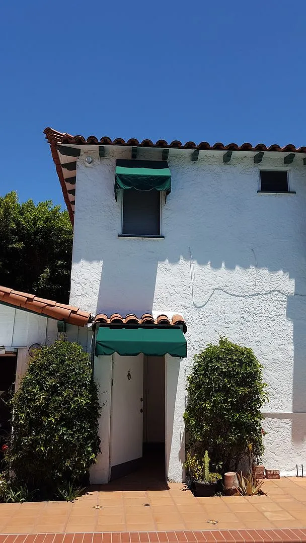 Charming Studio Condo in West Los Angeles — Photo 2