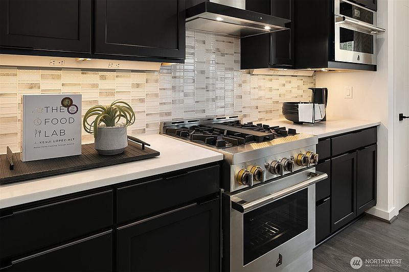 4th image of 33563 Douglas Avenue SE #10