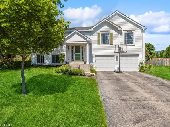 235 Aberdeen Dr, Algonquin, IL 60102