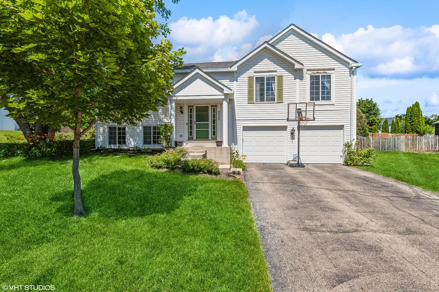 235 Aberdeen Dr photo 1