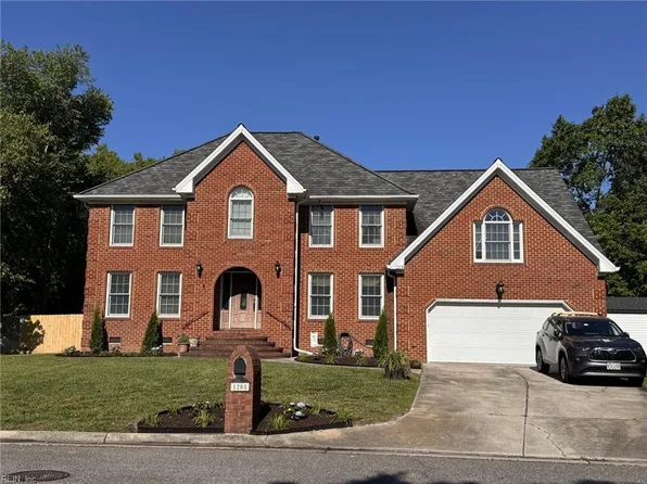 1208 Chateau Cir, Chesapeake, VA 23322