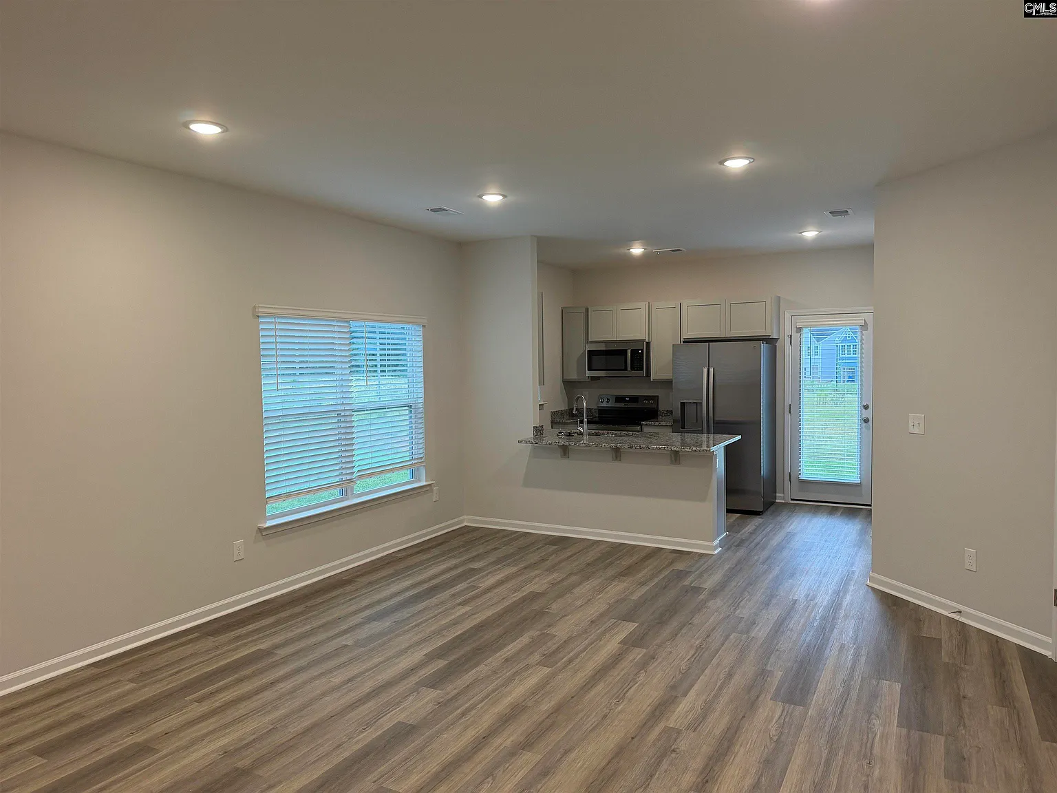 3 bed, 1203 sqft, $1,750 — Photo 4