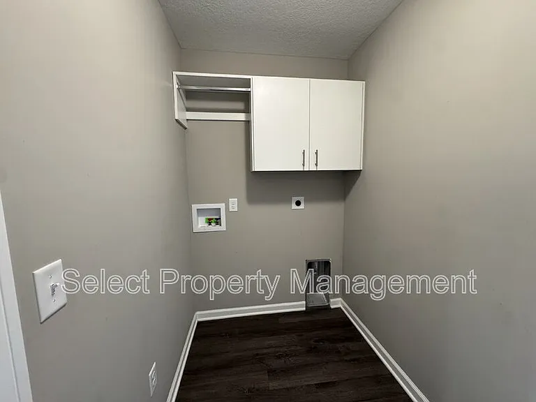 4722 Whittlebury Dr — Photo 10