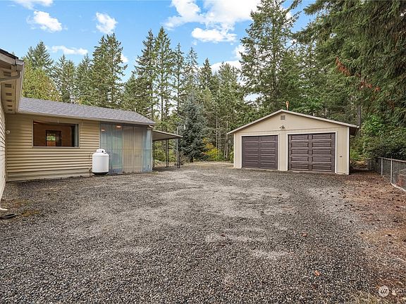 3rd image of 5293 SE Pine Lake Boulevard
