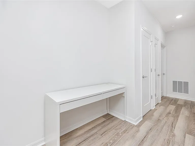 915 E 15th Ave #1 — Photo 16