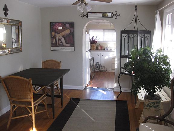 4th image of 1653 Rosemary St