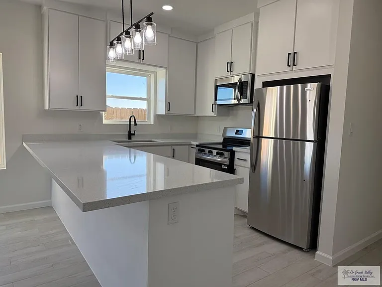 1013 Gabriela St #B — Photo 3