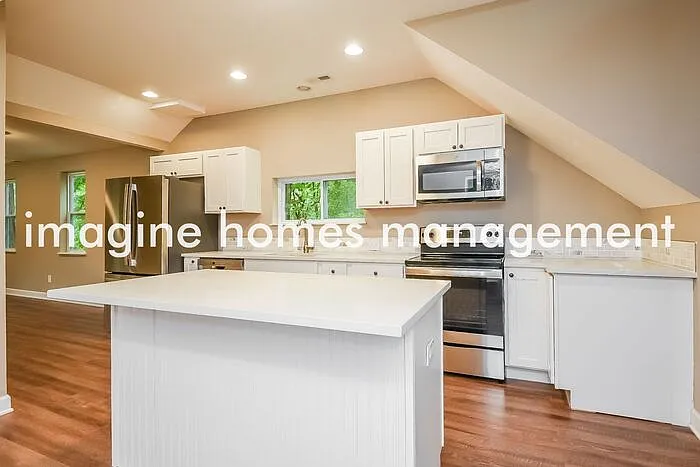 7447 Stearns Rd — Photo 6