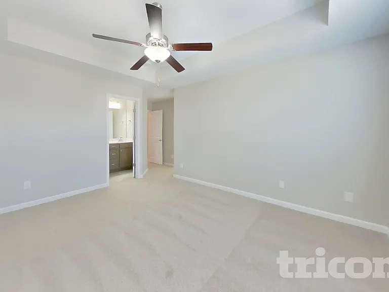 324 Kinsale Dr — Photo 8