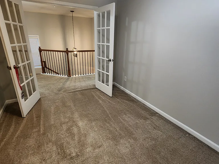 2104 Caswell Cir — Photo 11