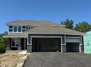 20369 Gargoyle Ln, Lakeville, MN 55044