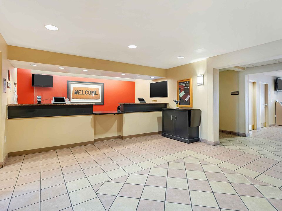 Lobby and Guest Check-in