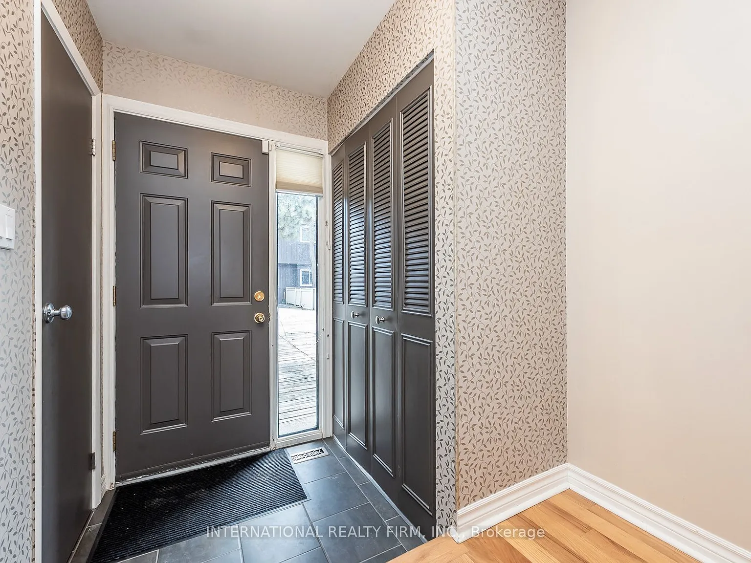 4 bed, $3,350 — Photo 2