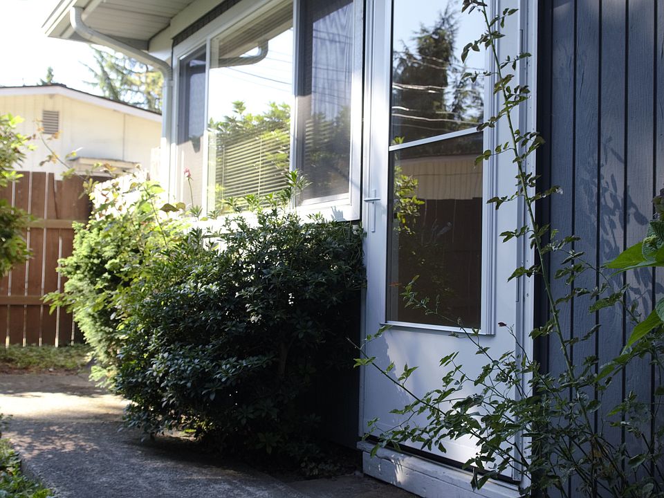 1st image of 229 1st Ave NW