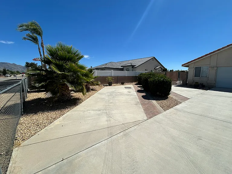 7728 Paisley Ave — Photo 2