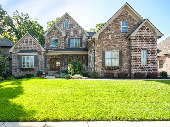 209 Rolleston Dr, Greenville, SC 29615