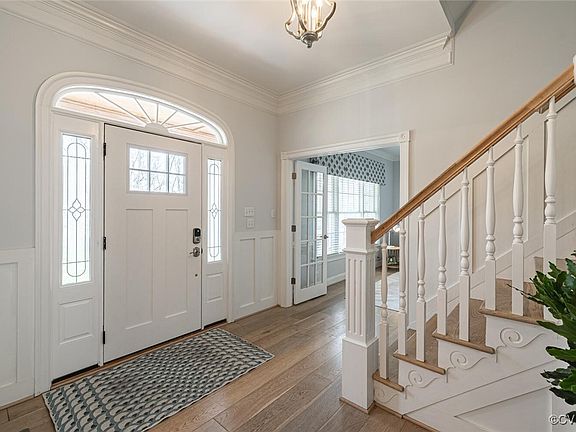 3rd image of 3059 Saint Marys Way