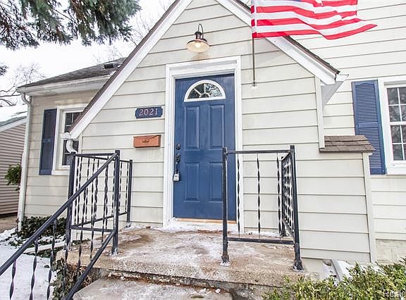 4th image of 2021 Moorhouse St