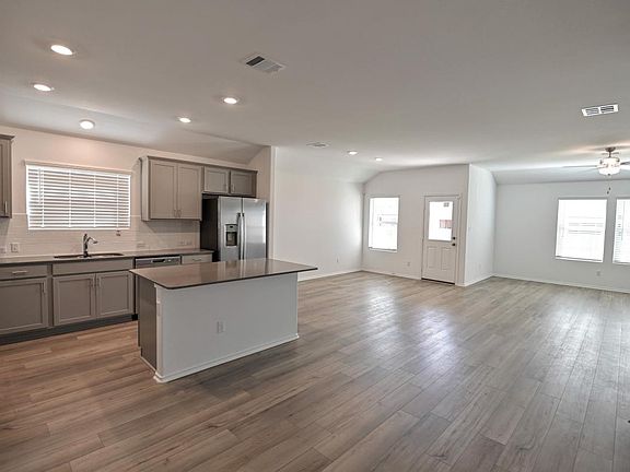 2nd image of 213 Magione St