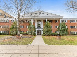 456 Summit Ave APT 208, Saint Paul, MN 55102