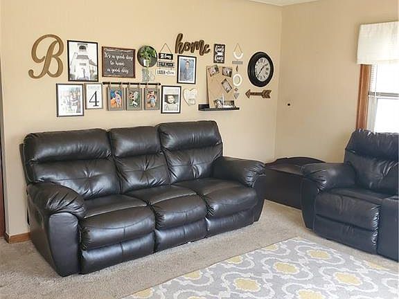3rd image of 1131 Earlwood Ave