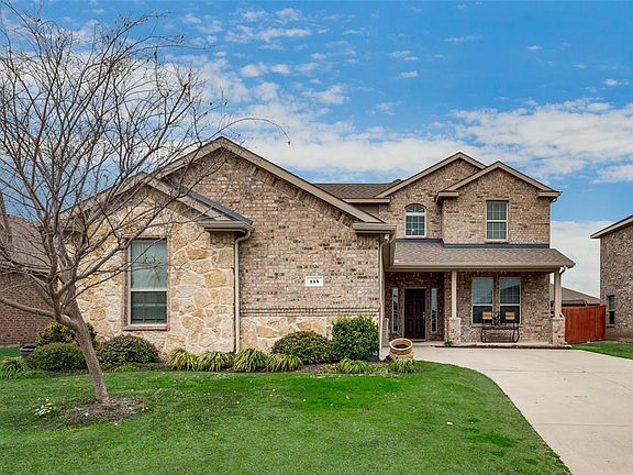 3rd image of 145 Oriole Dr
