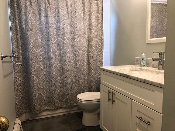 5th image of 134 Newbury Ave APT 2