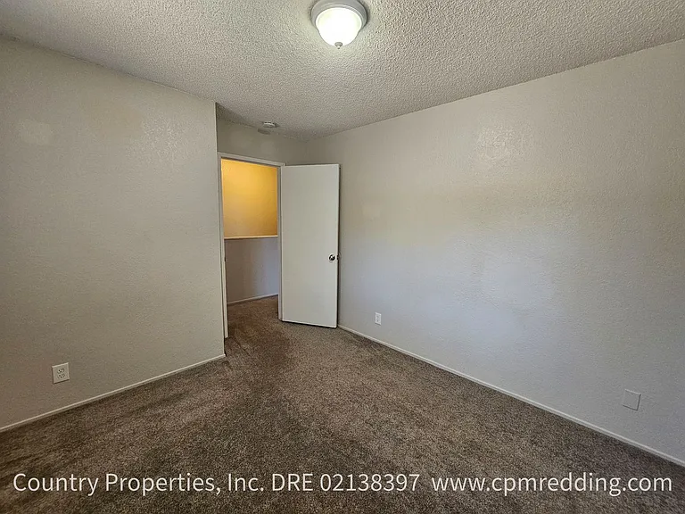 2951 Robert Ct — Photo 15