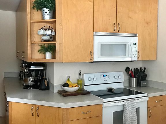 2nd image of 4543 Lauderdale Ave
