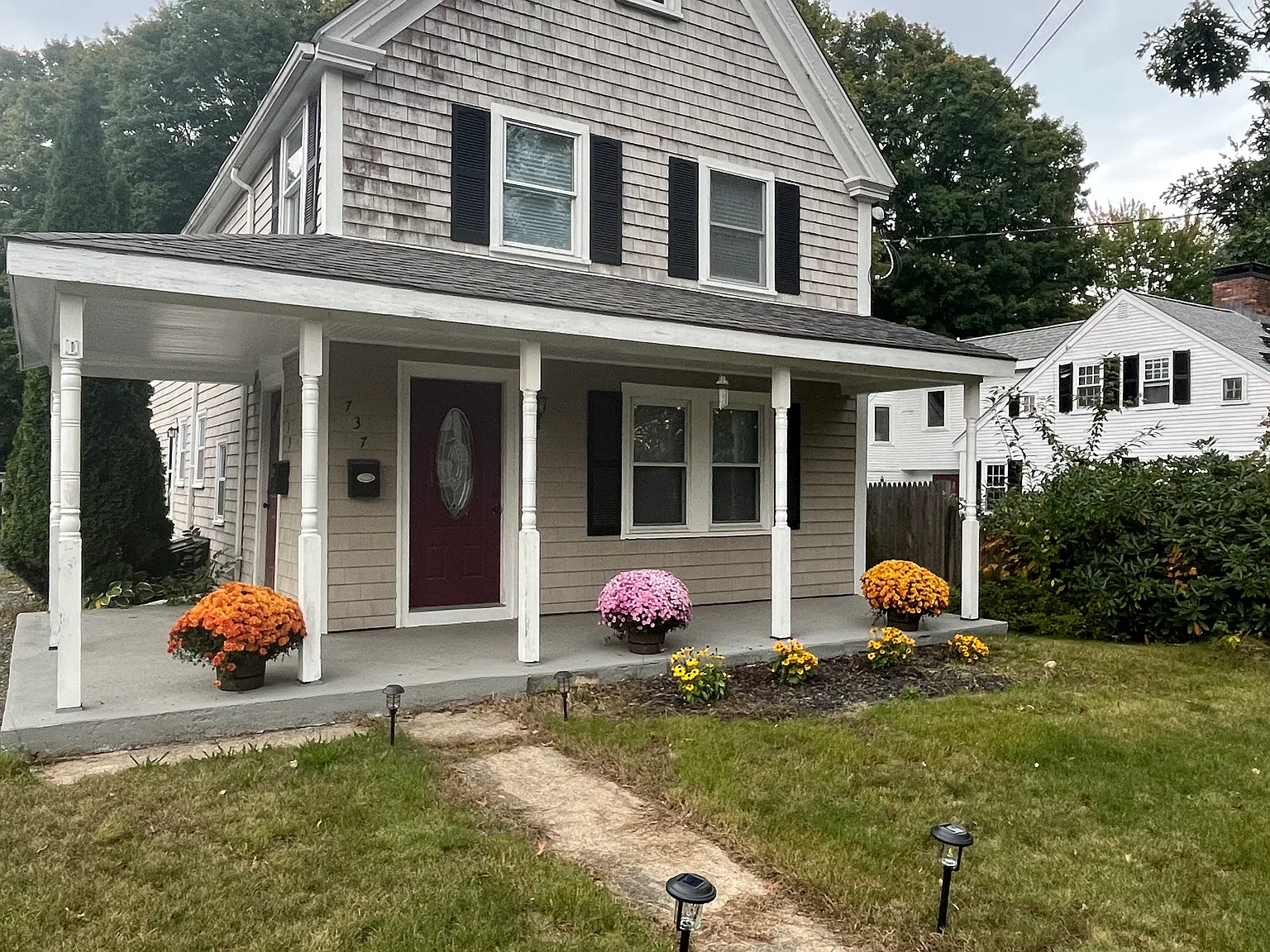 2 bed, 856 sqft, $2,400 — Photo 1