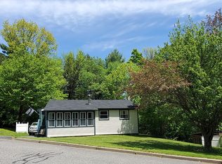 69 Carriage Hill Rd, Brattleboro, VT 05301