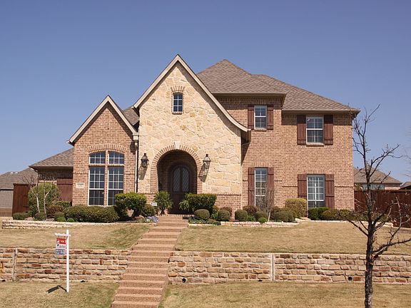 2nd image of 1217 Queen Peggy Ln