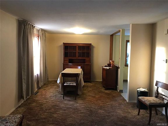 5th image of 15 Pamela Dr