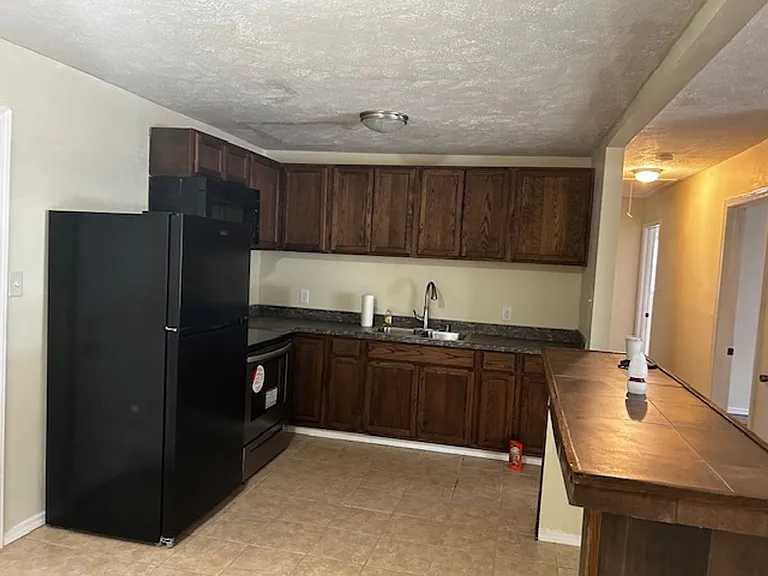 2040 Nevada St — Photo 5