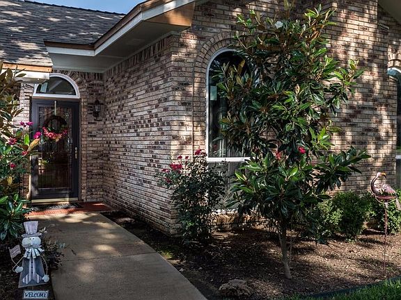 5th image of 2105 Rockbrook Dr