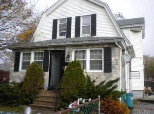 40 Andrews Ave, Roosevelt, NY 11575