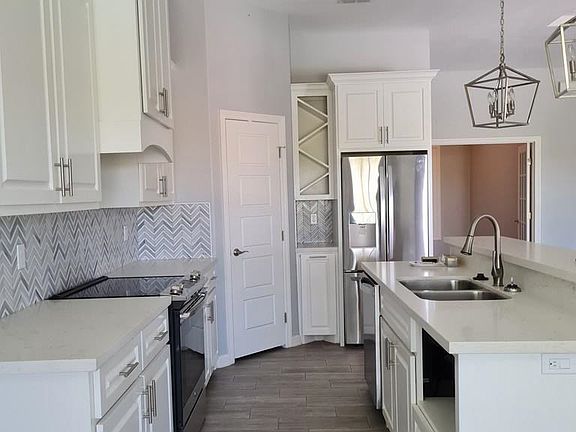 5th image of 3407 Lago Washington