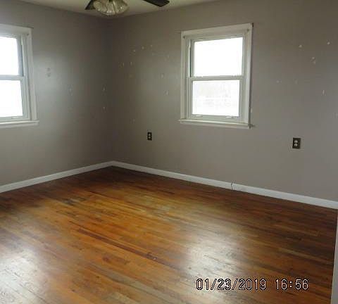 5th image of 4211 Junior St