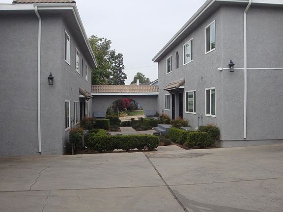 3rd image of 5848 Greenleaf Ave APT 6