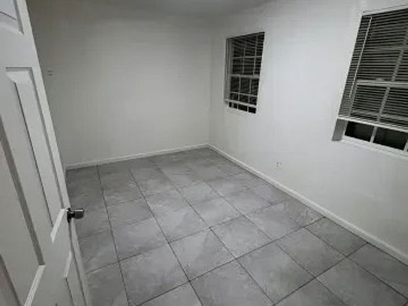 5th image of 15755 Cottonwood St